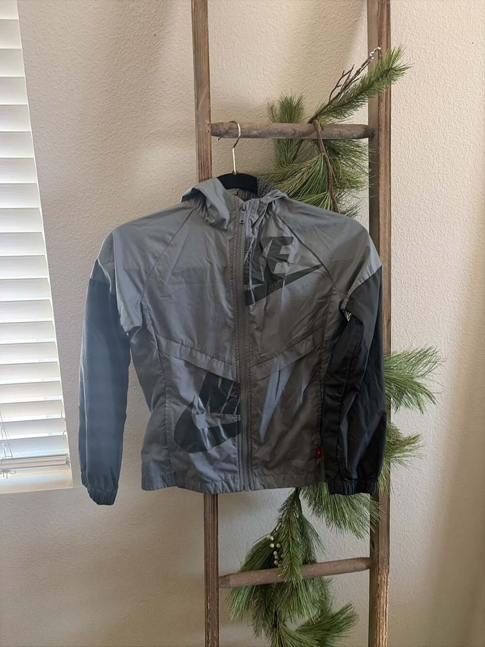Nike Windbreaker Jacket Gray Black Size M